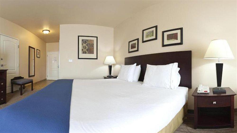 Holiday Inn Express Hotel & Suites Marshall By Ihg מראה חיצוני תמונה