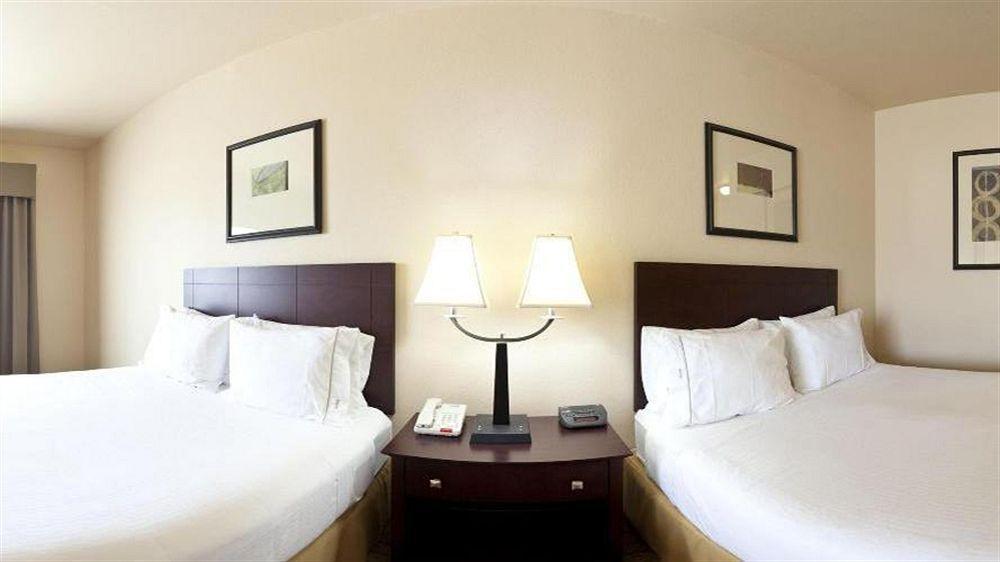 Holiday Inn Express Hotel & Suites Marshall By Ihg מראה חיצוני תמונה